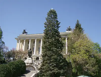 Дом на културата Емануил Манолов