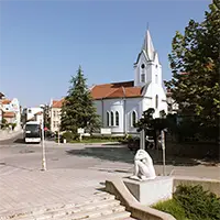 Християнска Баптистка църква до Исторически музей „Искра“