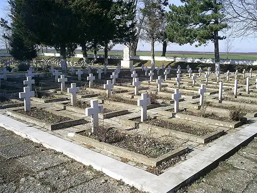 Национален мемориал „Военно гробище“
