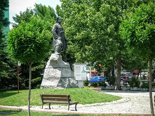 Паметникът на Капитан Петко Войвода