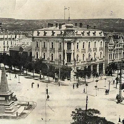 Снимка на центъра на Варна с Военния клуб, преди 1931 г