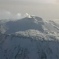 Въздушен изглед на кратера Еребус, остров Рос, Антарктида