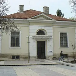 Галерия „Петър Персенгиев“ (Нови пазар)