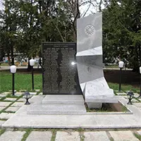 Паметник на загиналите във войните герои от Банкя, в парк „Кестените“