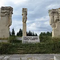 Паметник на хълма в Батак