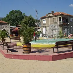 Фонтанът B Обзор