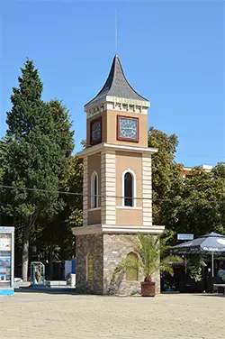 Часовниковата кула Обзор