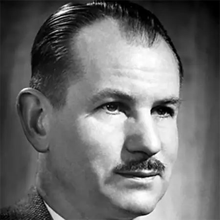 Едуин Макмилан