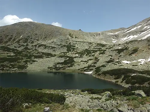 Каракашевото езеро под върха